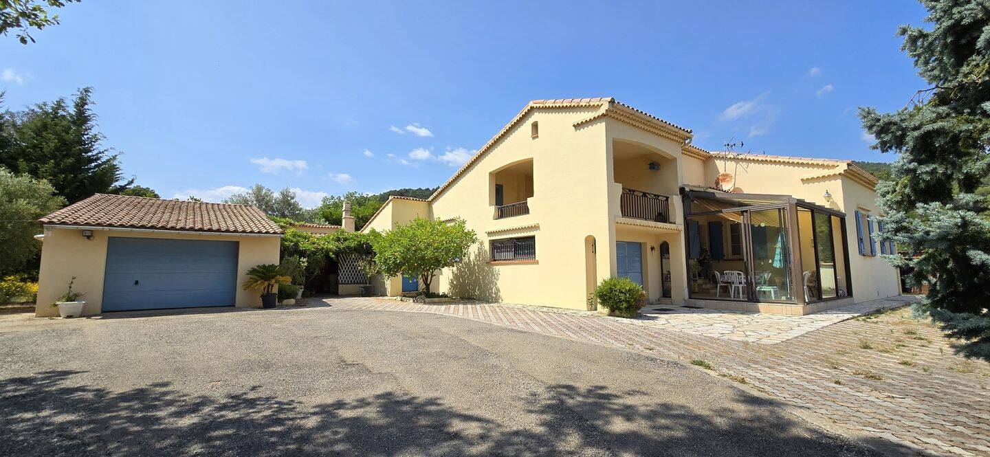 Maison 6 pièces 147 m² · à Figanières · 147 m² · 439 000 €