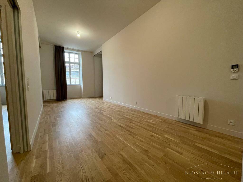 Appartement 3 pièces 96 m² · à Poitiers · 96 m² · 909 €