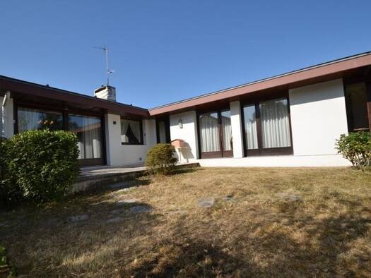 Maison de plain-pied à vendre 195 000 € 6 pièces 3 chambres 175 m² 830 m² de terrain Marais-Villars Montluçon 03100