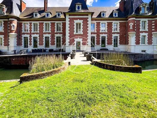 Château à vendre 2 475 000 € 16 pièces 4 chambres 1 200 m² 8 544 m² de terrain Eth 59144