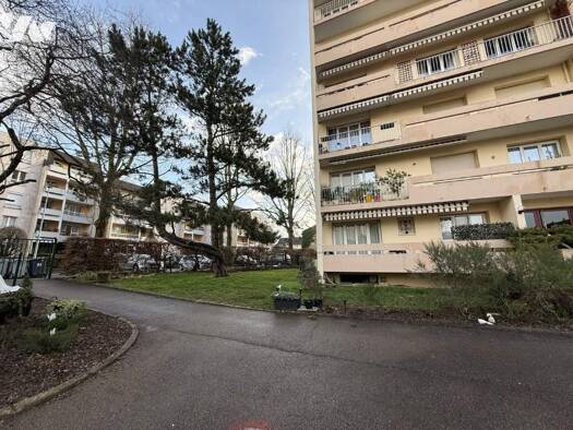 Appartement à vendre 200 000 € 4 pièces 2 chambres 78 m² 6ème étage Dijon 21000