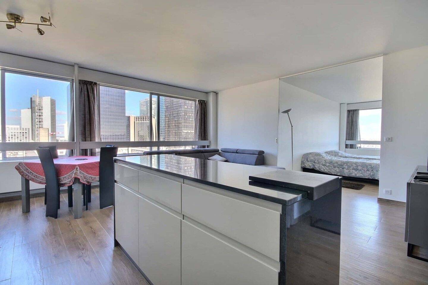 Appartement 2 pièces 75 m² · à Puteaux · 75 m² · 3 020 €/mois