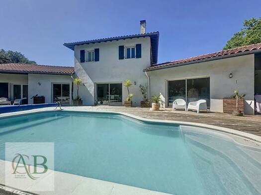 Maison à vendre 1 300 000 € 7 pièces 1 chambre 220 m² Arcangues 64200