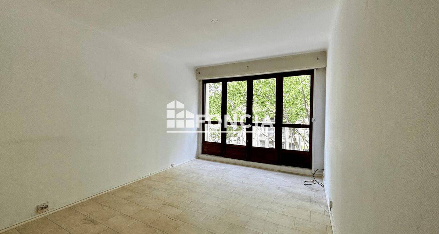 Appartement 3 pièces 60 m² · à Lyon 2ème Arrondissement · 59,8 m² · 843 €/mois