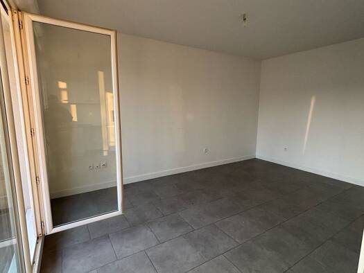 Appartement à louer 950 € 2 pièces 1 chambre 37 m² Étage 2/4 Buchelay 78200