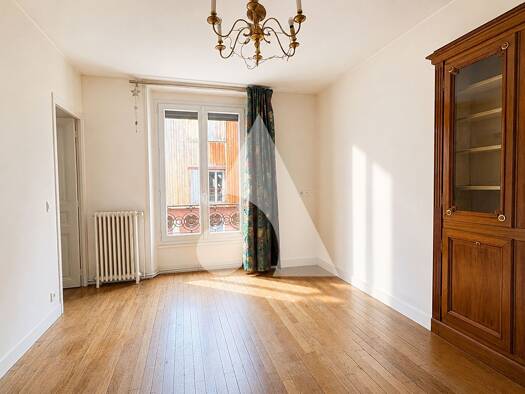 Appartement à vendre 530 000 € 4 pièces 3 chambres 85 m² Étage 1/2 Rosiers-Les Puces Saint-Ouen-sur-Seine 93400