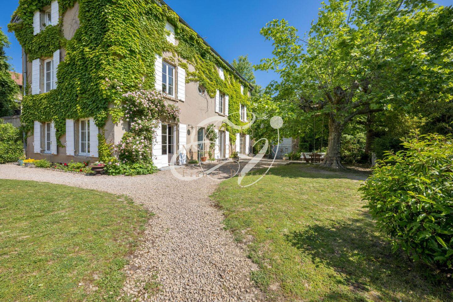 Maison 11 pièces 425 m² · à Écully · 425 m² · 1 690 000 €