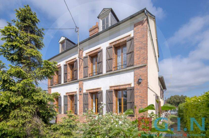 Maison 8 pièces 228 m² · à Saint-Pierre-lès-Elbeuf · 228 m² · 392 000 €