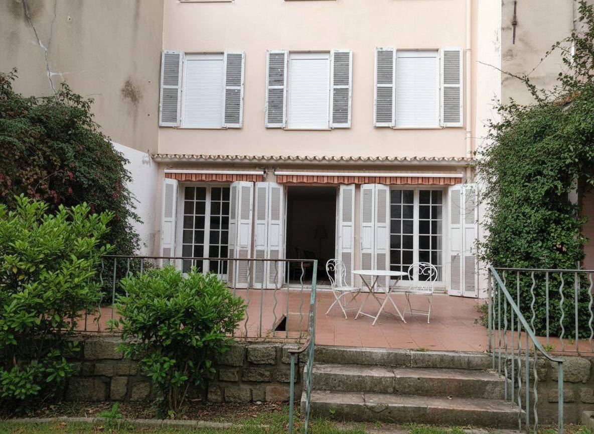 Maison 12 pièces 388 m² · à Solliès-Pont · 388 m² · 524 000 €