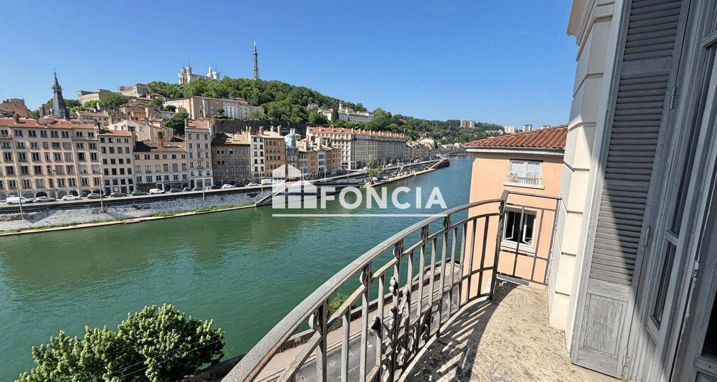 Appartement 7 pièces 240 m² · à Lyon 1er Arrondissement · 239,5 m² · 3 395 €