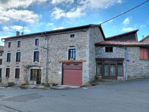 Maison à vendre 156 880 € 10 pièces 6 chambres 250 m² 370 m² de terrain Fournols 63980