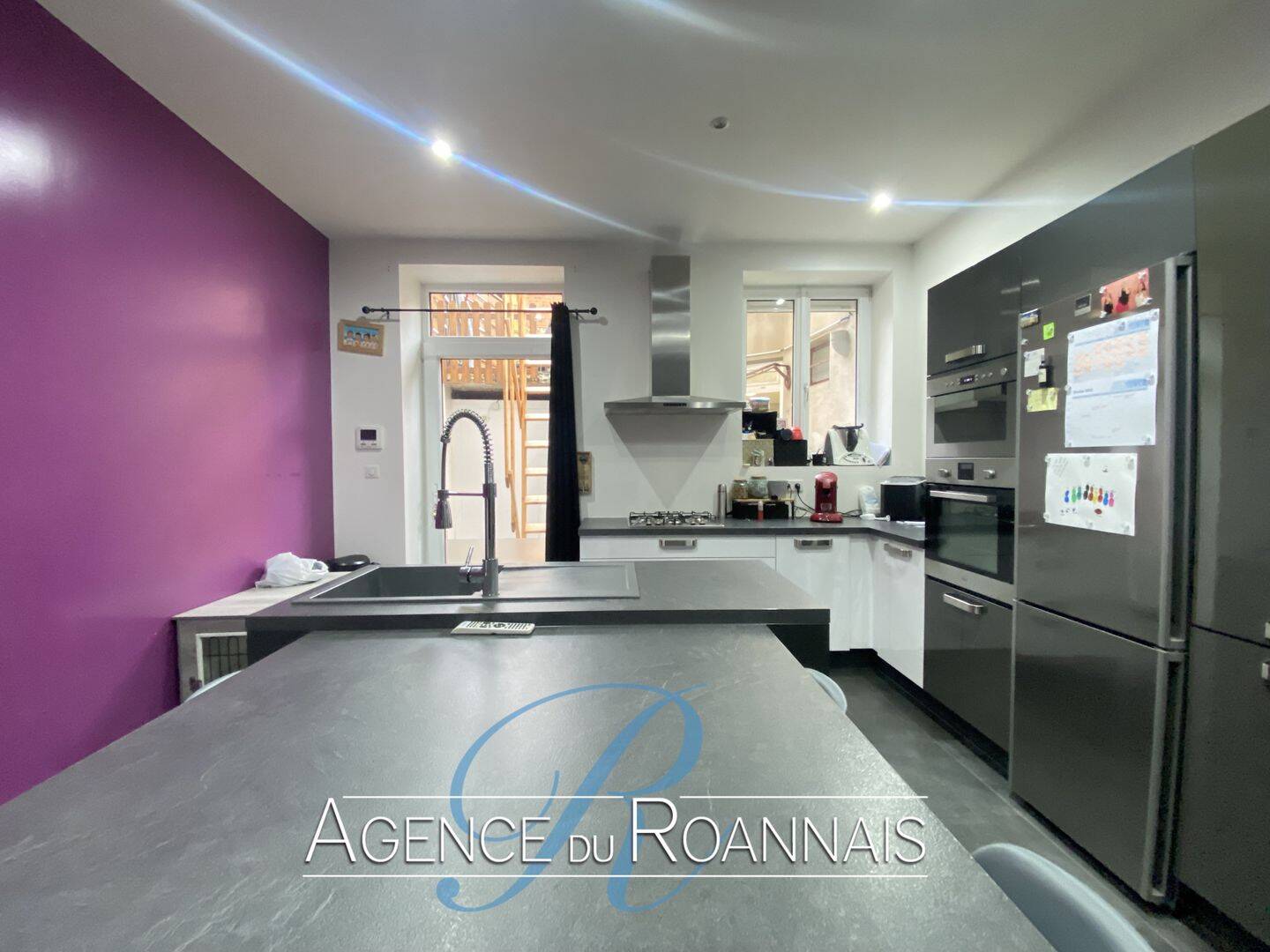 Maison 6 pièces 183 m² · à Charlieu · 182,5 m² · 185 000 €