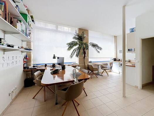 Local commercial à vendre 425 000 € 66 m² de surface de vente Montmartre Paris 18ème arrondissement 75018