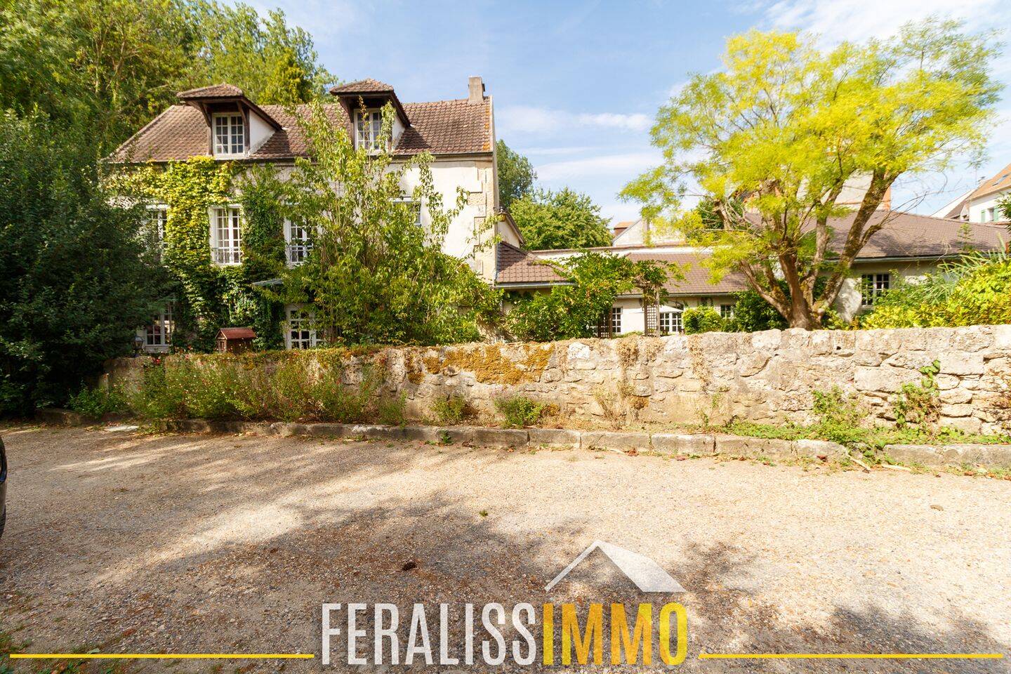 Maison 8 pièces 317 m² · à Santeuil · 317,4 m² · 689 900 €