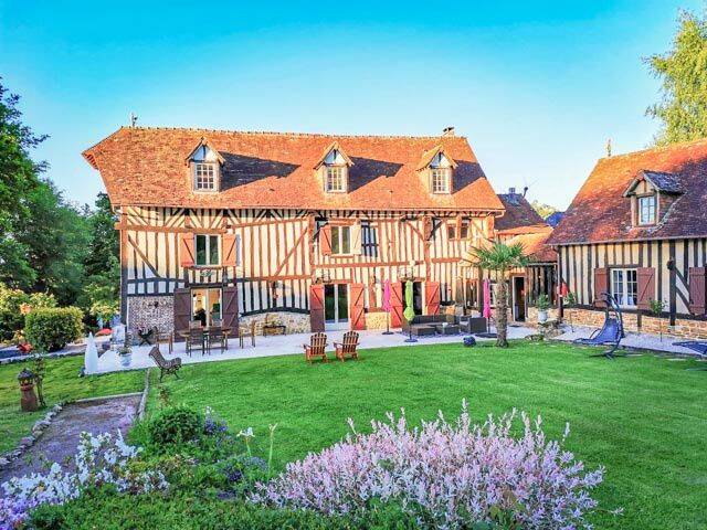 Maison 11 pièces 272 m² · à Crouttes · 271,5 m² · 595 000 €