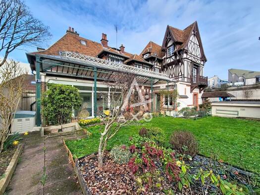 Maison à vendre 515 000 € 8 pièces 5 chambres 216 m² 315 m² de terrain Centre Ville Beauvais 60000