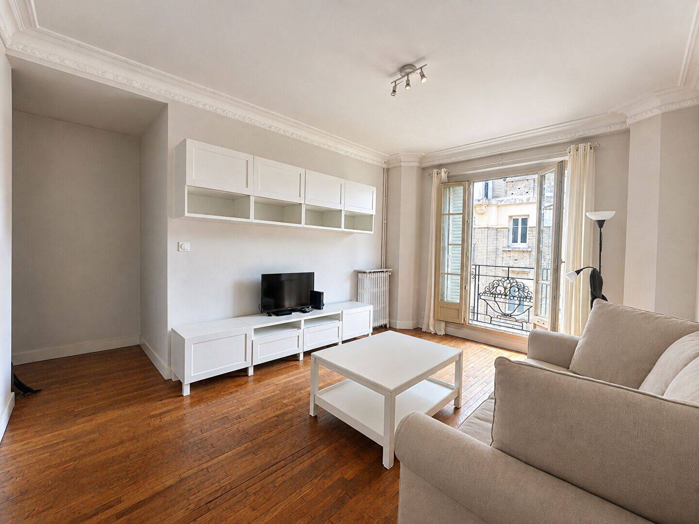 Appartement 1 pièce 28 m² · à Paris 15ème Arrondissement · 27,7 m² · 1 300 €/mois