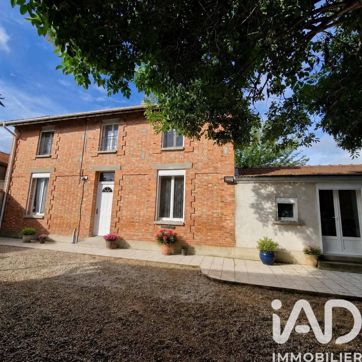 Maison 4 pièces 110 m² · à Saint-Amand-sur-Fion · 110 m² · 139 000 €