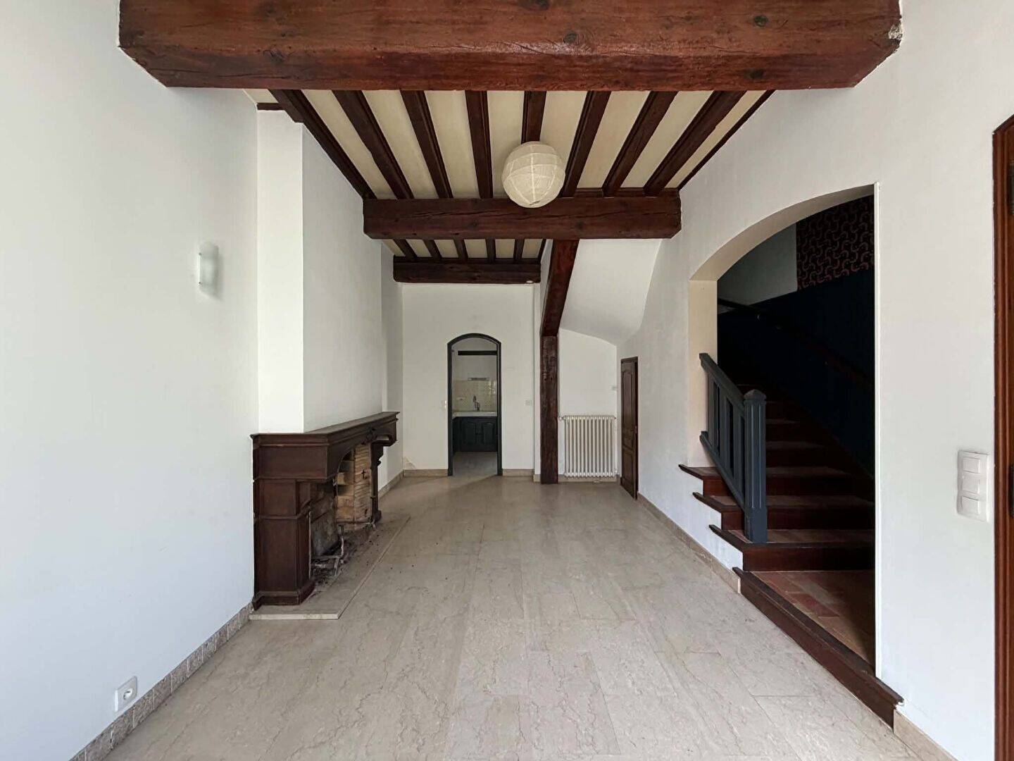 Appartement 3 pièces 122 m² · à Arles · 122 m² · 975 €/mois
