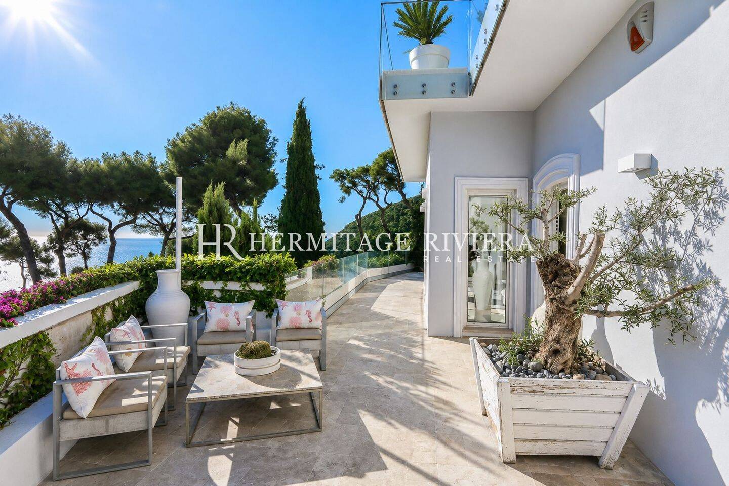 Maison 5 pièces 195 m² · à Èze · 195 m² · 13 000 €/mois