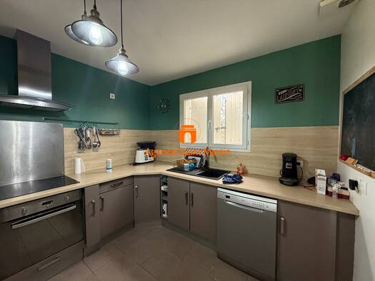 Maison à louer 1 200 € 5 pièces 4 chambres 98 m² 643 m² de terrain Châteauneuf-du-Rhône 26780