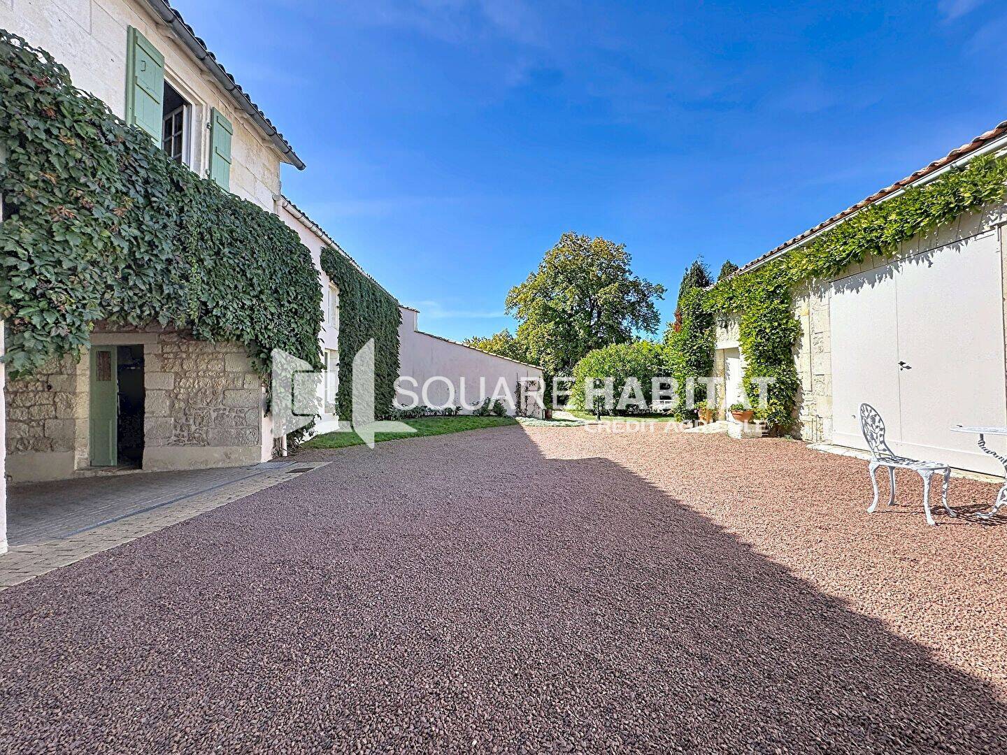 Maison 8 pièces 210 m² · à Nancras · 210 m² · 367 500 €