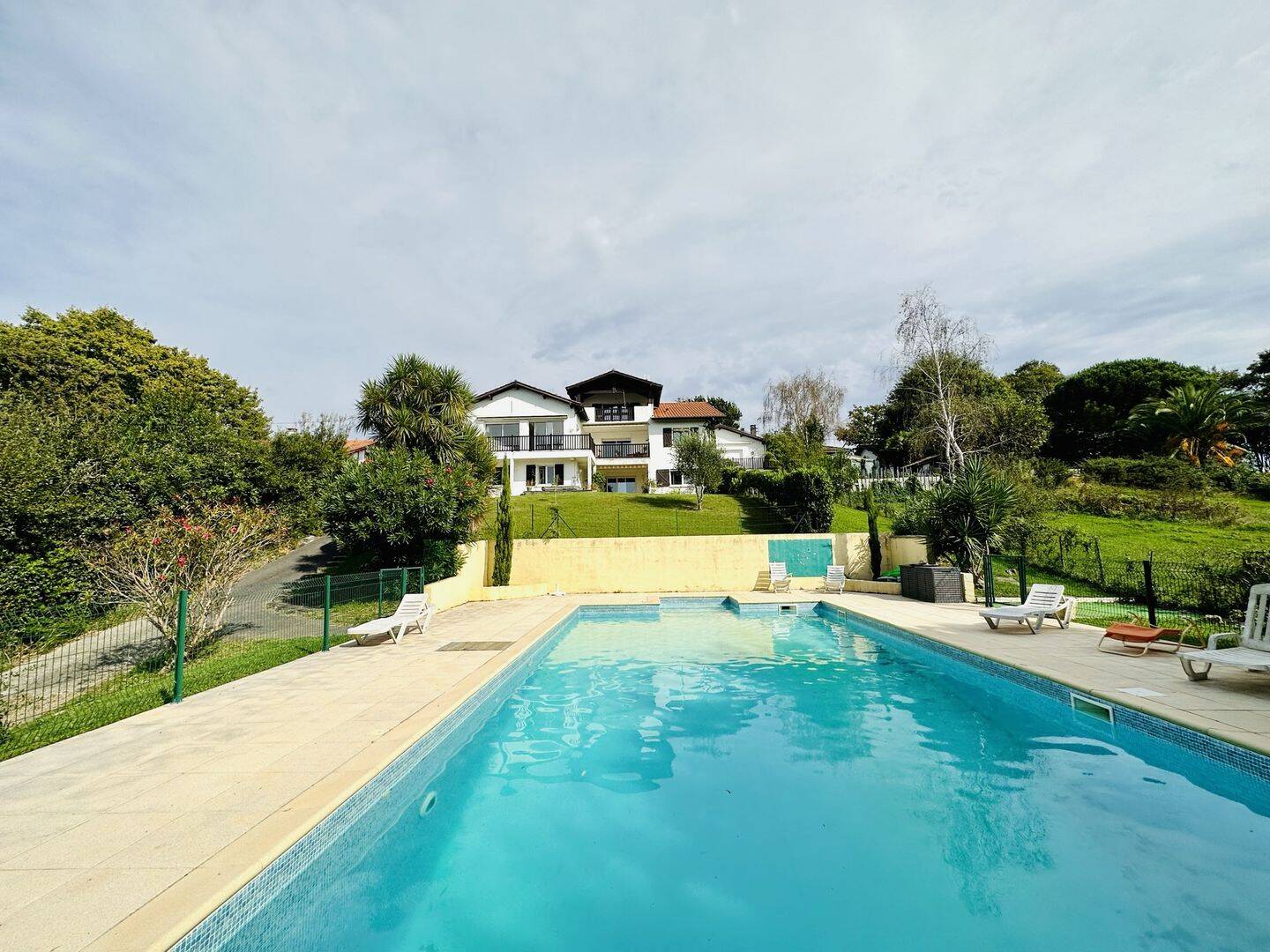 Appartement 5 pièces 237 m² · à Arbonne · 237 m² · 693 000 €