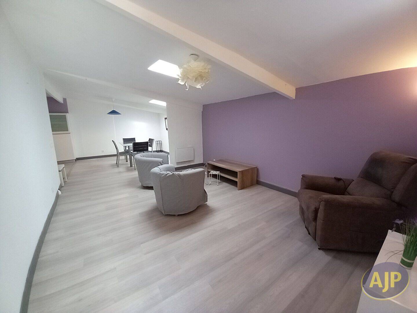 Maison 2 pièces 76 m² · à Saint-Germain-d'Esteuil · 76,3 m² · 590 €/mois