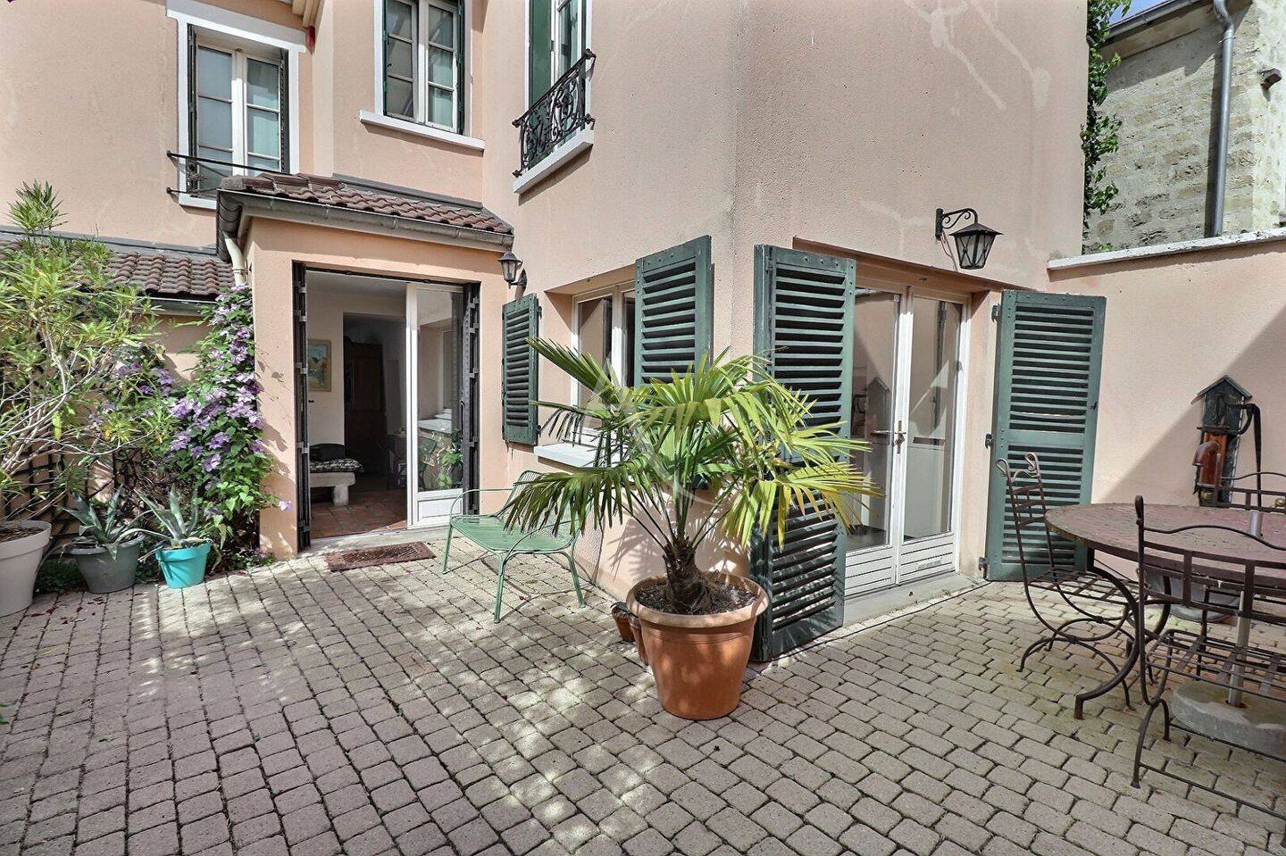 Maison 7 pièces 150 m² · à Le Mesnil-le-Roi · 150 m² · 885 000 €