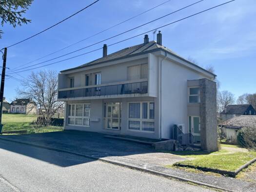 Immeuble à vendre 180 000 € 286 m² Lapleau 19550