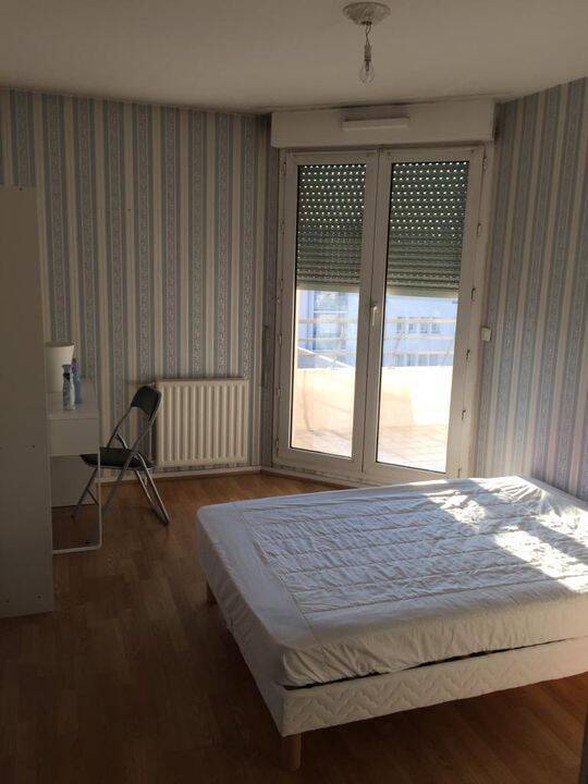 Appartement 3 pièces 70 m² · à Lyon 7ème Arrondissement · 70 m² · 1 100 €
