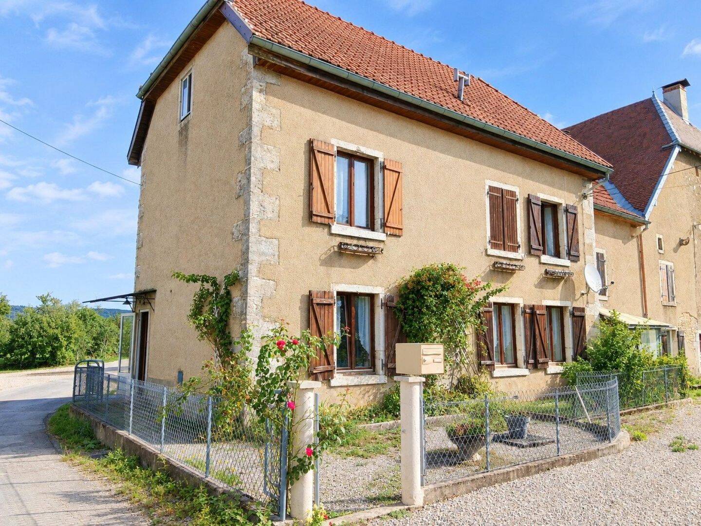 Maison 4 pièces 106 m² · à Rosières-sur-Barbèche · 106 m² · 75 000 €