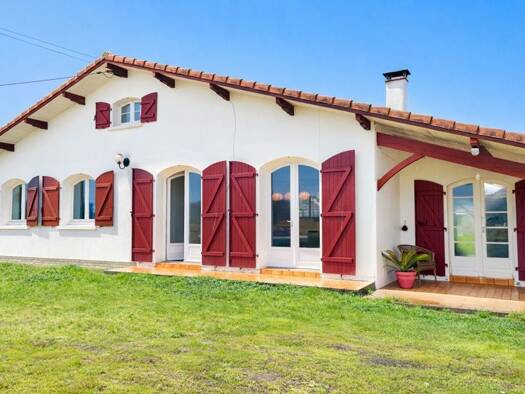 Maison de plain-pied à vendre 249 000 € 4 pièces 3 chambres 106 m² 1 365 m² de terrain Sort-en-Chalosse 40180