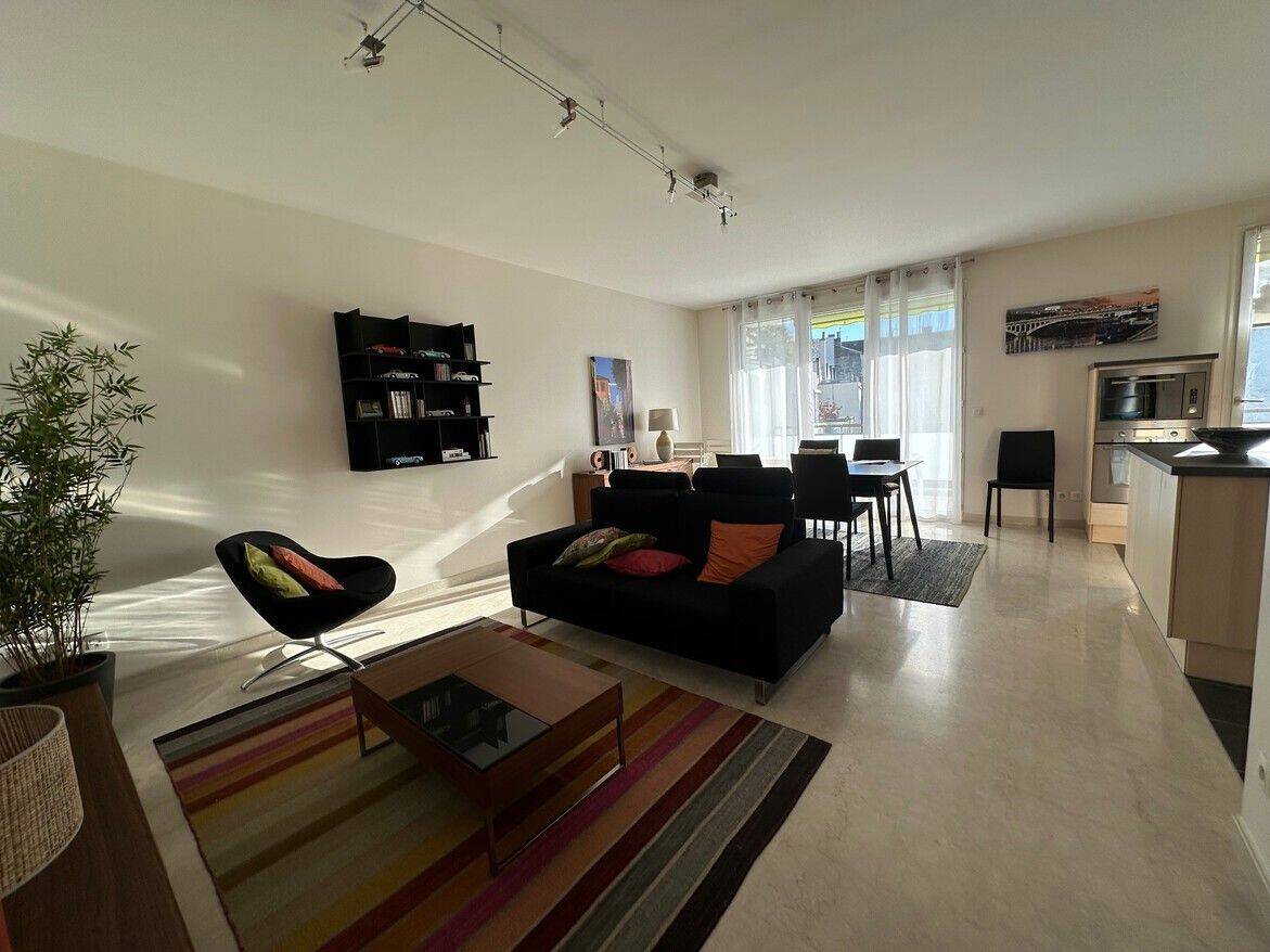 Appartement 4 pièces 90 m² · à Lyon 6ème Arrondissement · 90,3 m² · 1 710 €/mois