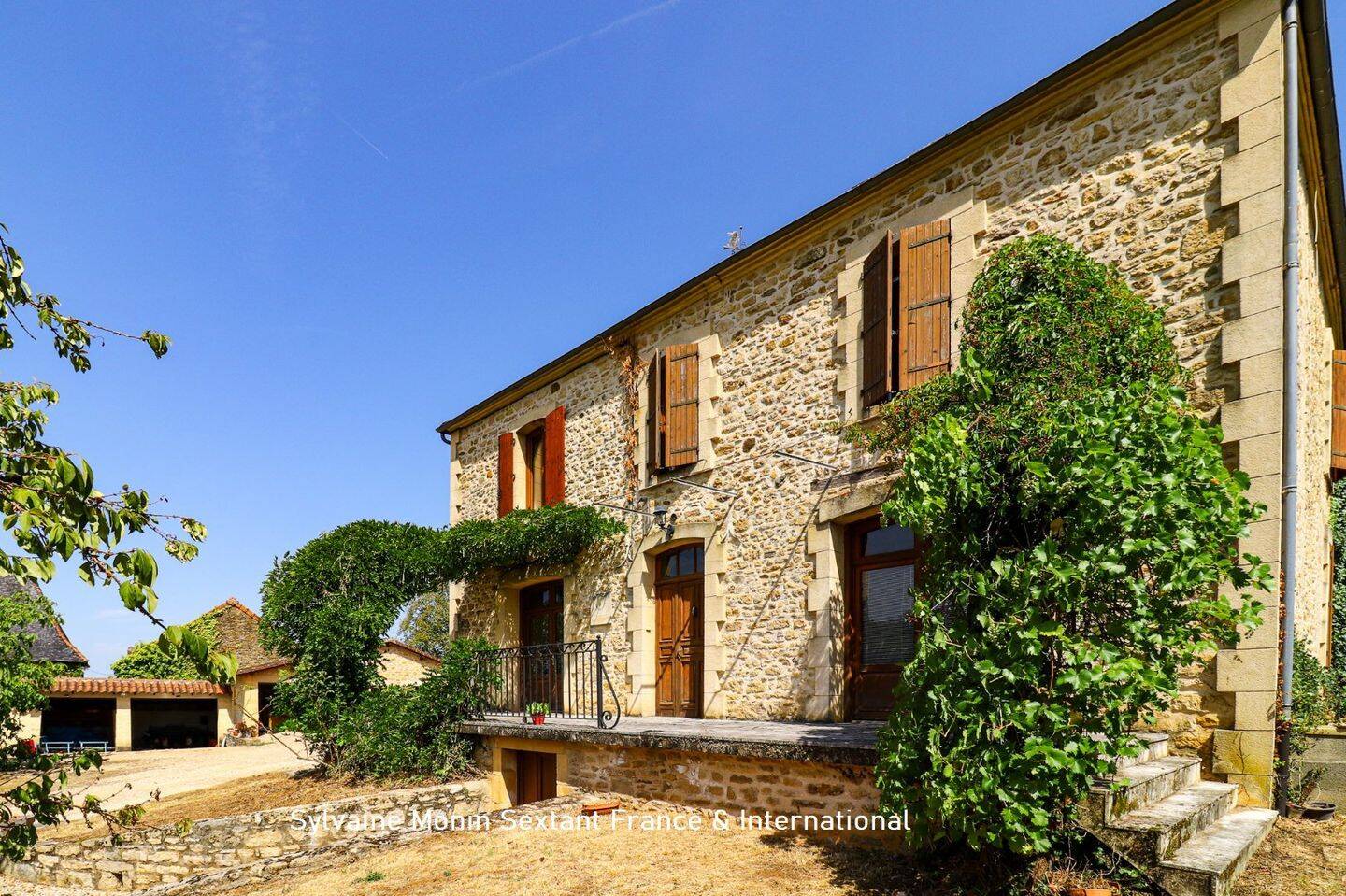 Maison 9 pièces 250 m² · à Preyssac-d'Excideuil · 250 m² · 355 000 €