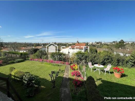 Maison à vendre 208 000 € 6 pièces 4 chambres 131 m² 527 m² de terrain Planty-Amandiers Buxerolles 86180