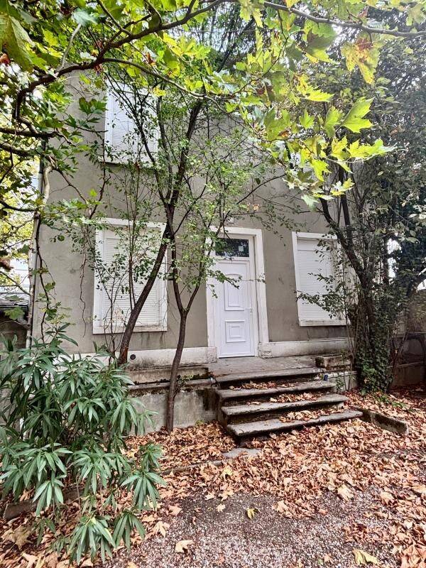 Maison À Louer — 9