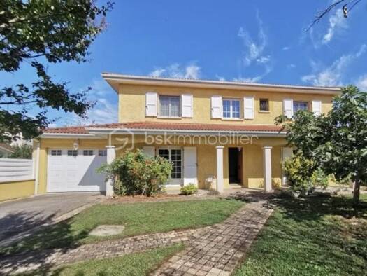 Villa à vendre 569 550 € 8 pièces 6 chambres 235 m² 800 m² de terrain Centre et RN La Verpillière 38290