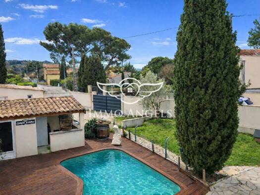 Maison à vendre 371 000 € 8 pièces 5 chambres 163,5 m² 529 m² de terrain Est Valréas 84600