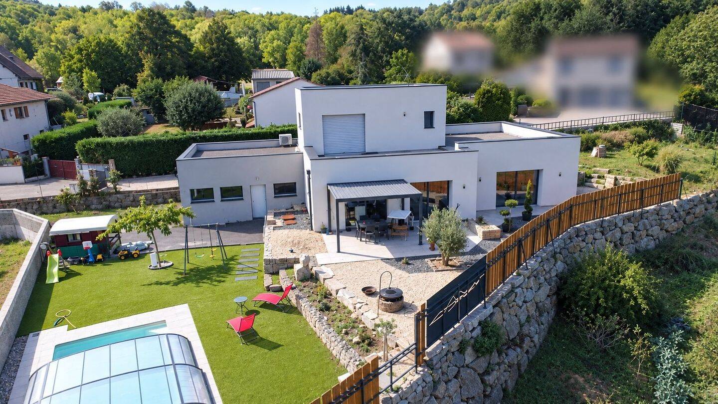 Maison 5 pièces 145 m² · à Sayat · 145 m² · 490 000 €