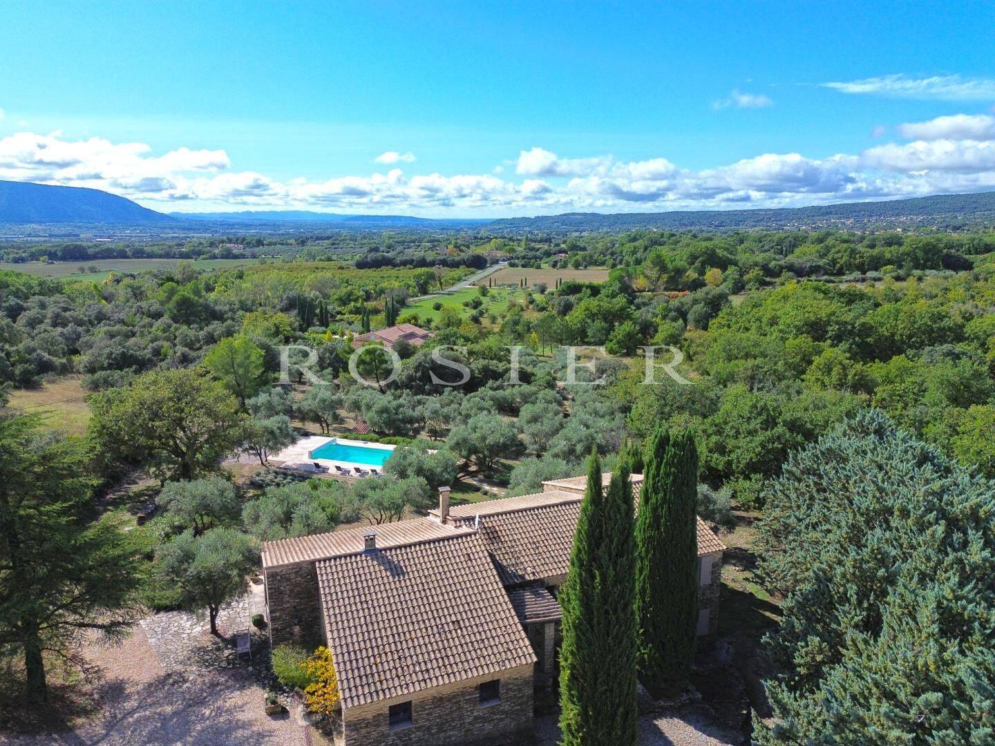 Maison 180 m² · à Gordes · 180 m² · 1 380 000 €