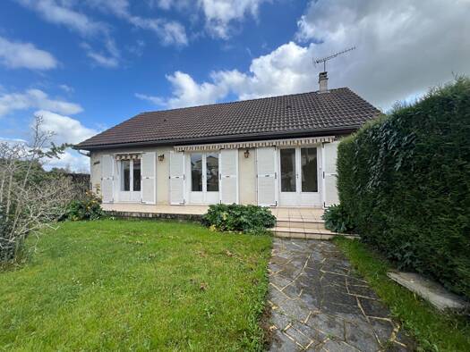 Maison de plain-pied à vendre 169 000 € 4 pièces 3 chambres 87 m² 1 496 m² de terrain Nieuil-l'Espoir 86340