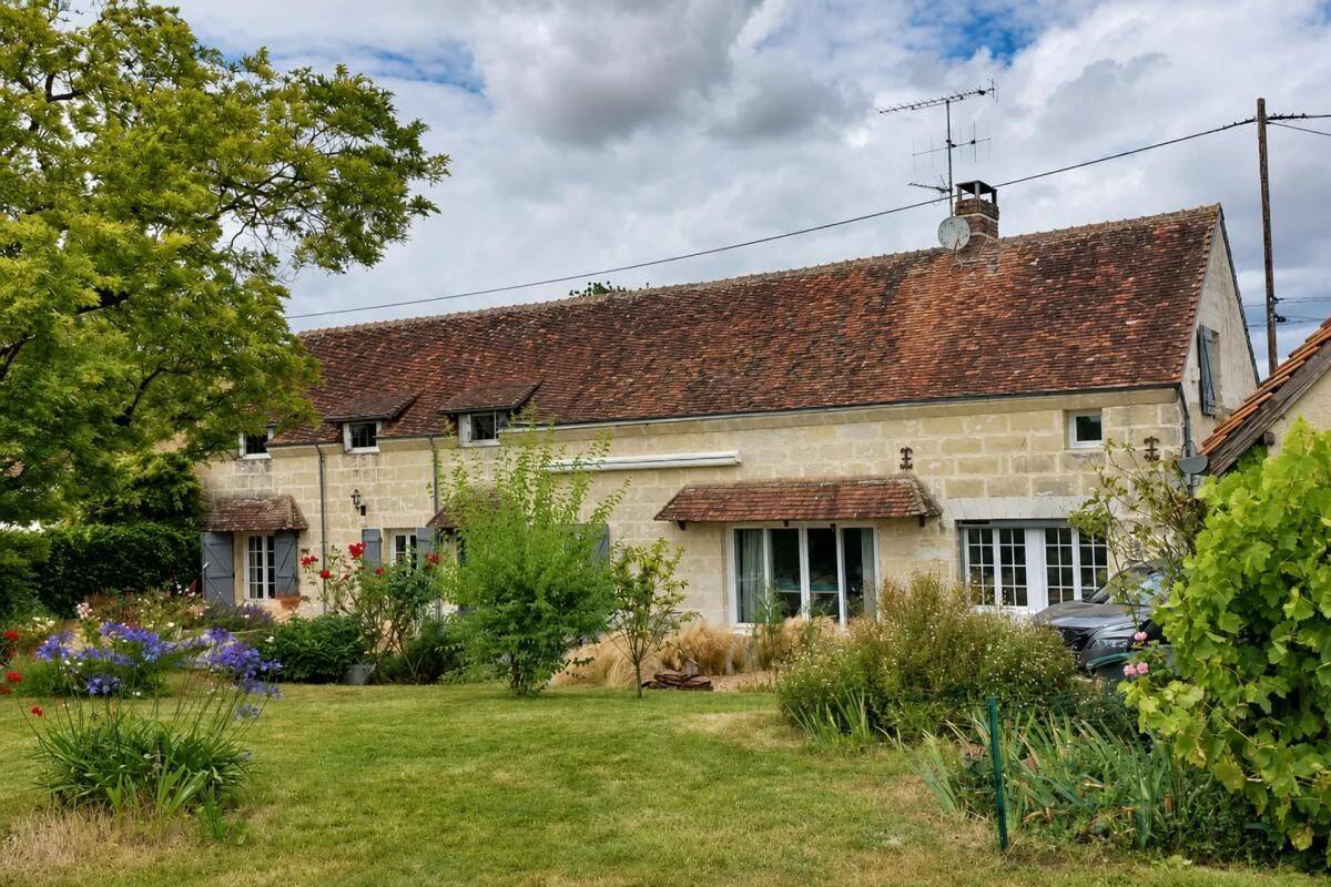 Maison 6 pièces 184 m² · à Vallée-de-Ronsard · 184 m² · 299 000 €