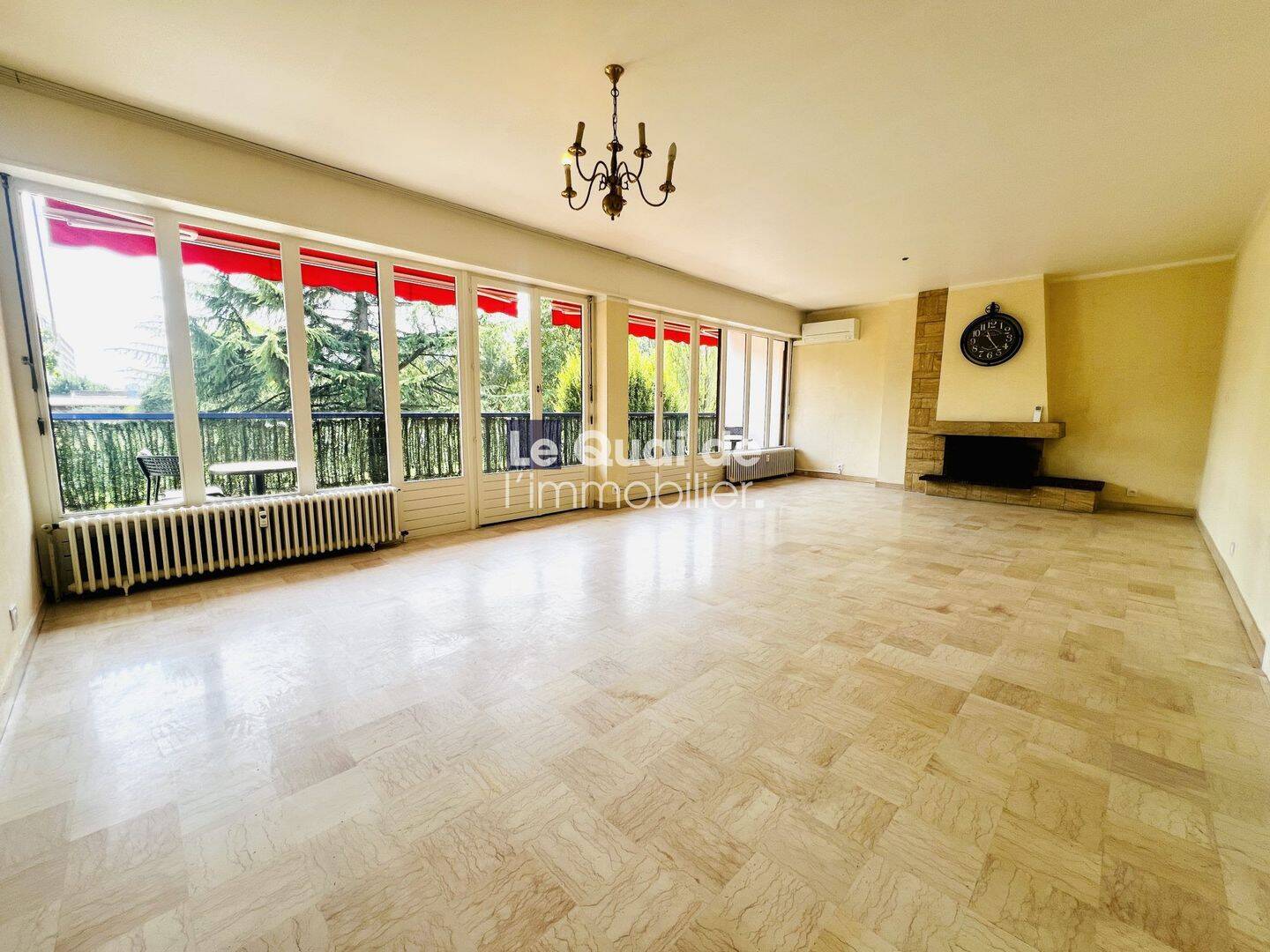 Appartement 5 pièces 130 m² · à Échirolles · 129,5 m² · 1 640 €