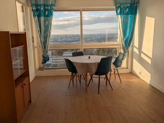 Appartement à louer 670 € 1 pièce 52 m² disponible dès maintenant Couronneries Poitiers 86000