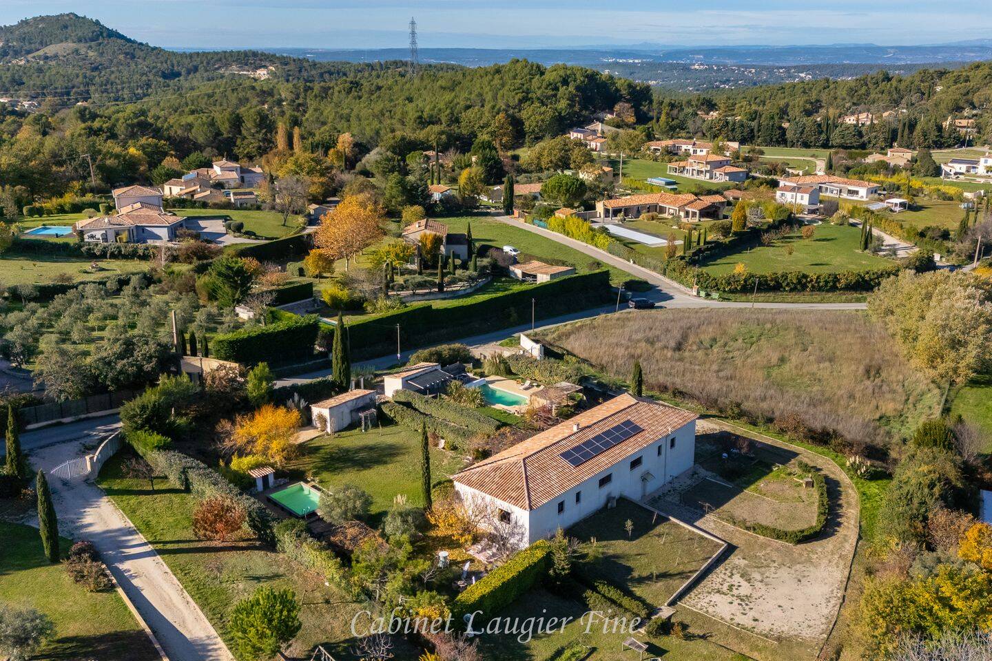 Maison 6 pièces 340 m² · à Simiane-Collongue · 340 m² · 1 190 000 €
