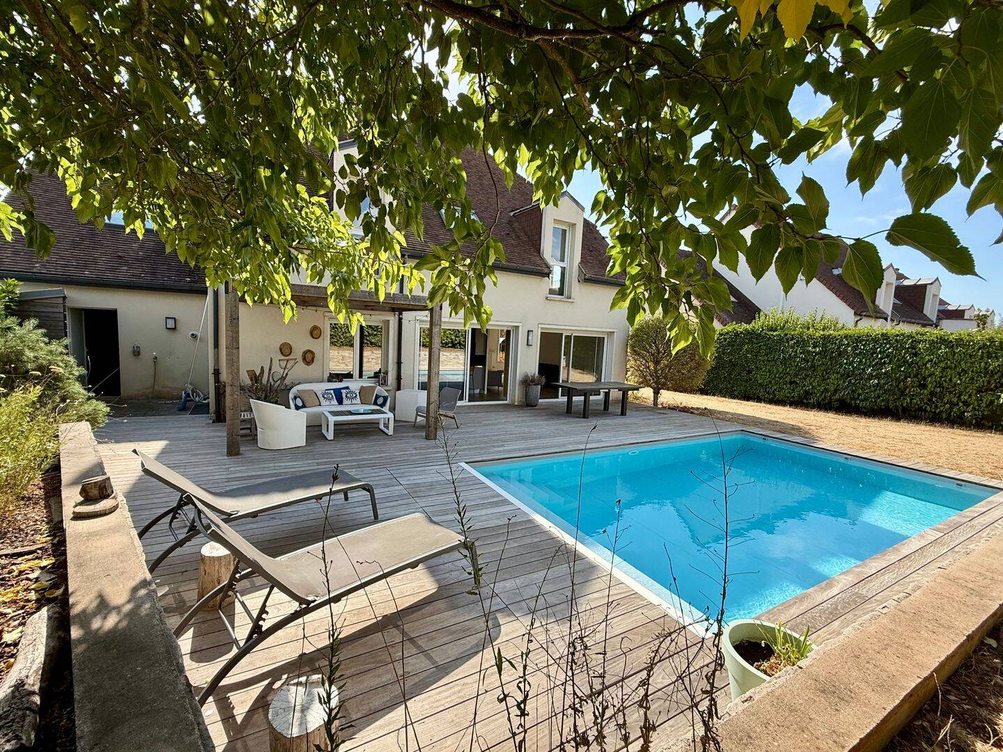 Maison 8 pièces 240 m² · à Talant · 240 m² · 750 000 €