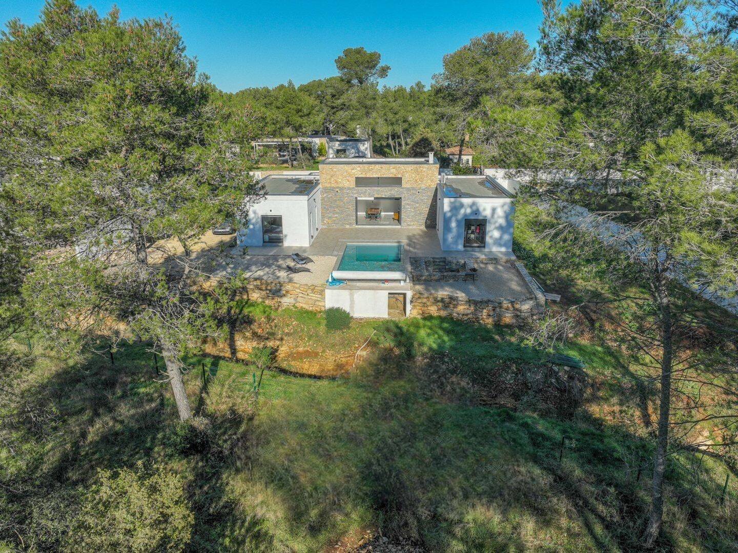 Maison 8 pièces 199 m² · à Nîmes · 199 m² · 825 000 €