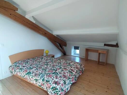 Appartement à louer 510 € 2 pièces 1 chambre 40 m² Étage 2/2 Pellegrue 33790