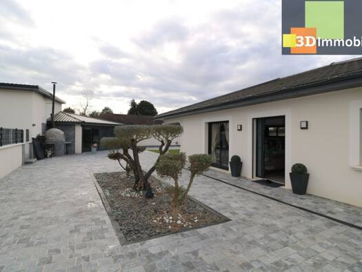 Maison de plain-pied à vendre 468 000 € 6 pièces 3 chambres 131 m² 1 600 m² de terrain Mouchard 39330